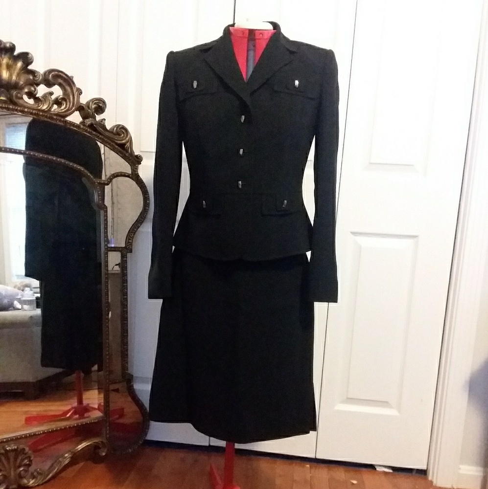 Tahari Skirt Suit